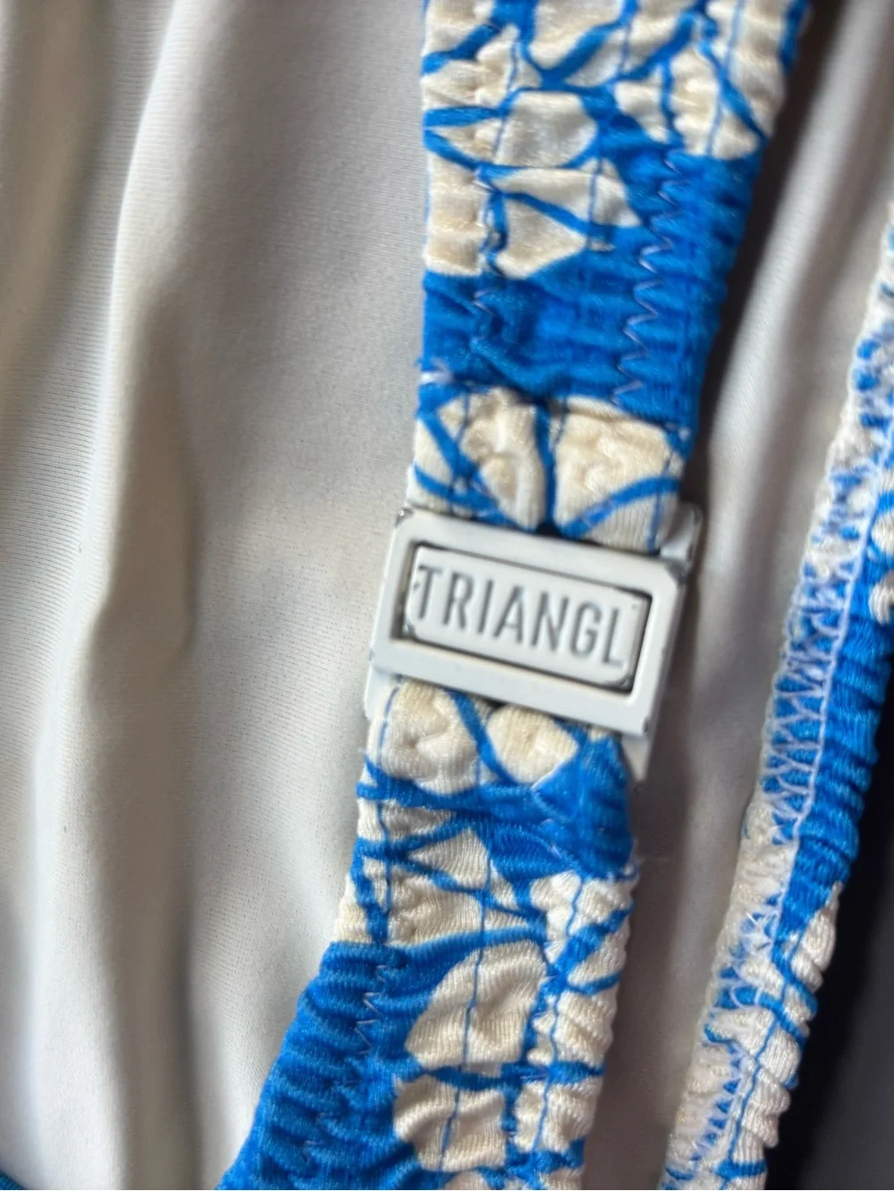 TRIANGL bikini top- medium